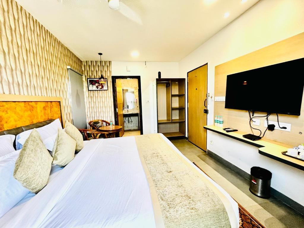 Hotel Lake View Airport Zone Hyderabad Exterior foto