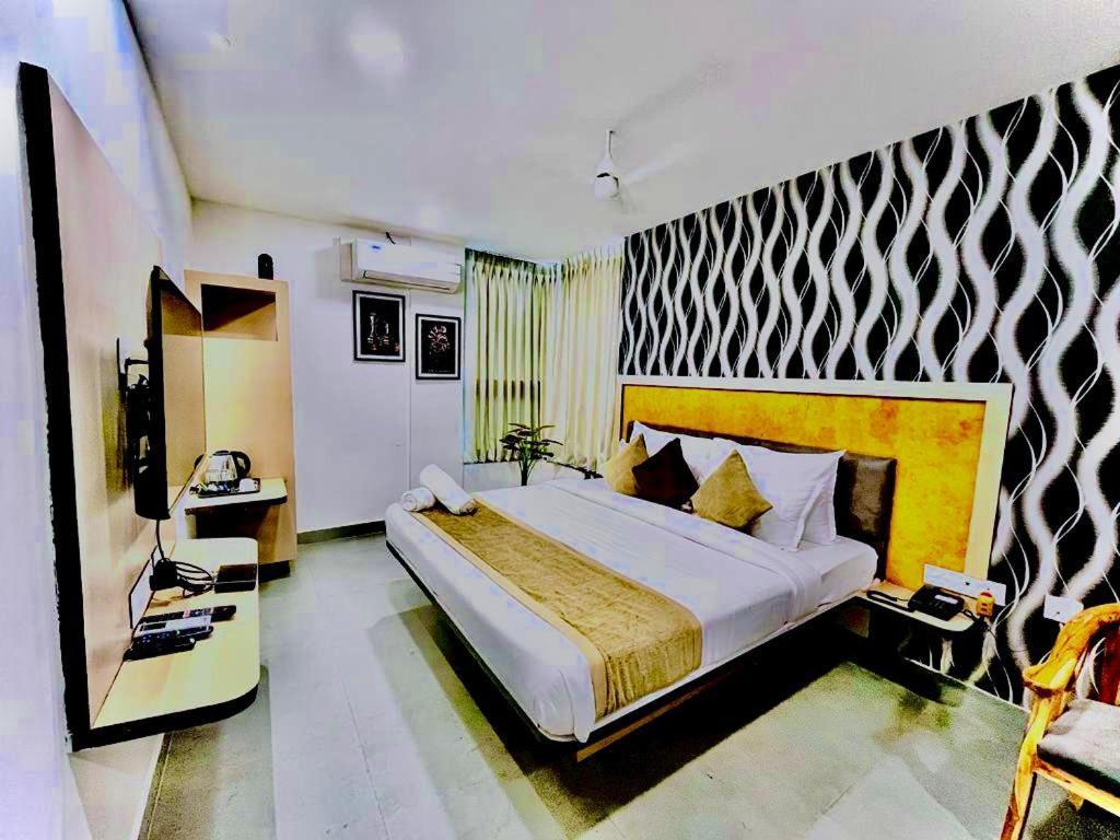 Hotel Lake View Airport Zone Hyderabad Exterior foto